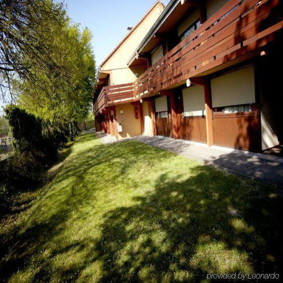 Campanile Hotel Mayenne Extérieur photo